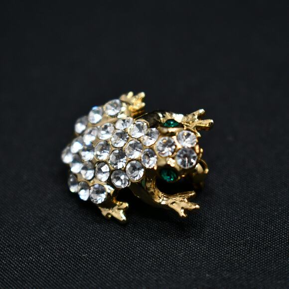 Vintage Frog Rhinestone Small Brooch, Green Rhinestone Eyes, Gold Tone, 1960s - Picture 9 of 10
